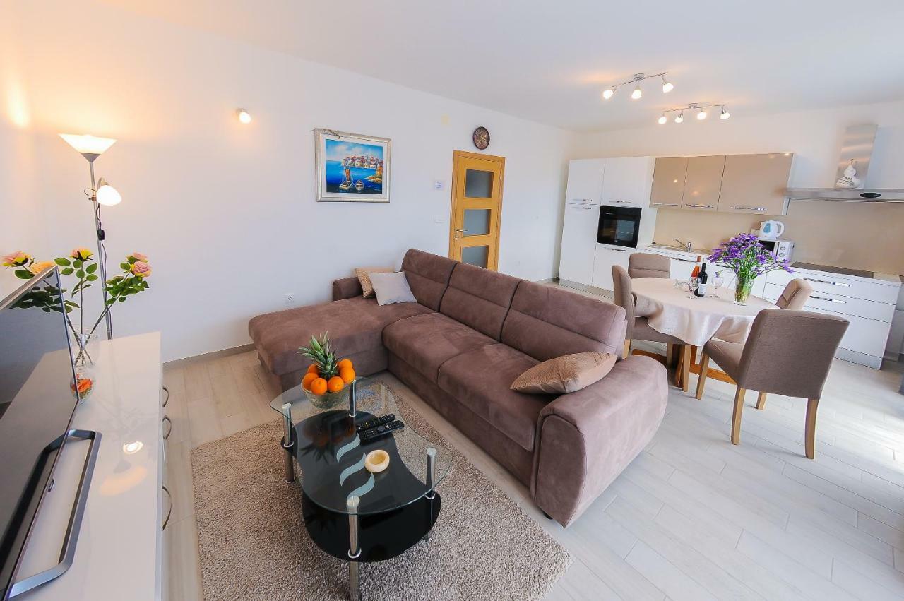Apartment Petar Kaštela Kültér fotó