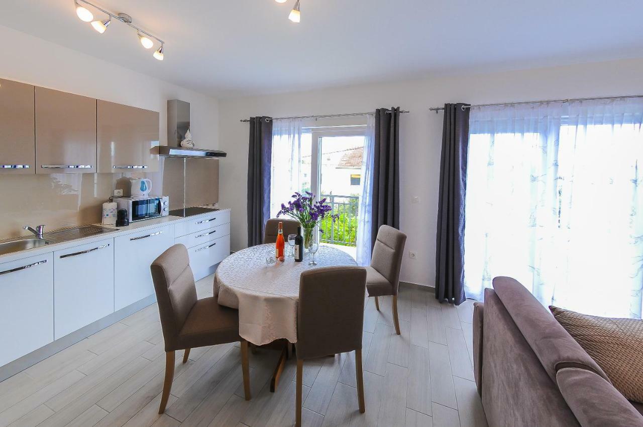 Apartment Petar Kaštela Kültér fotó