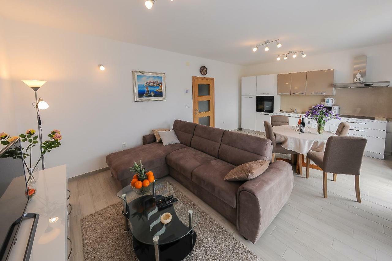Apartment Petar Kaštela Kültér fotó
