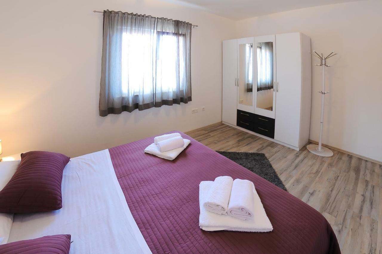 Apartment Petar Kaštela Kültér fotó