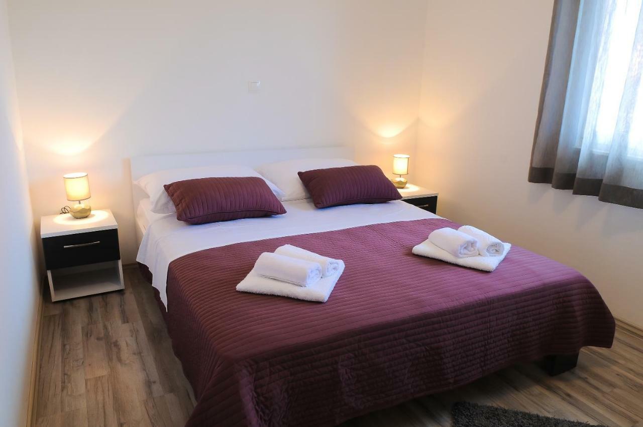 Apartment Petar Kaštela Kültér fotó